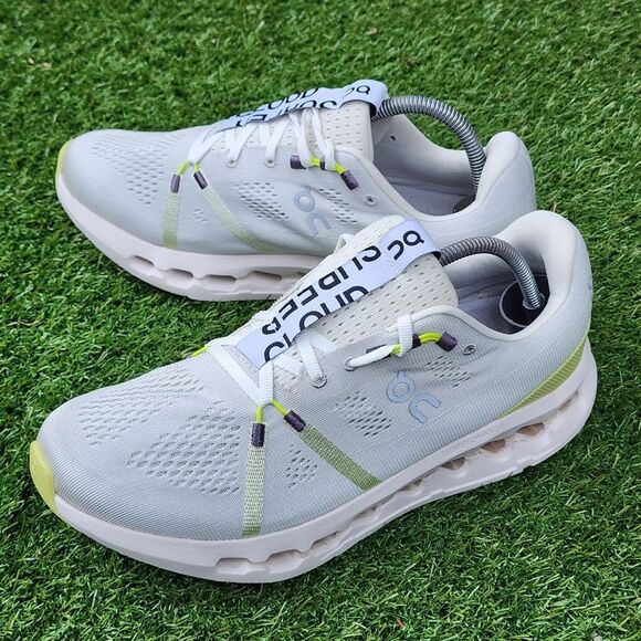 ON CLOUDSURFER - Womens Sneakers - SIZE 10. - ( Insoles Aren't ON ) - Picture 1 of 9